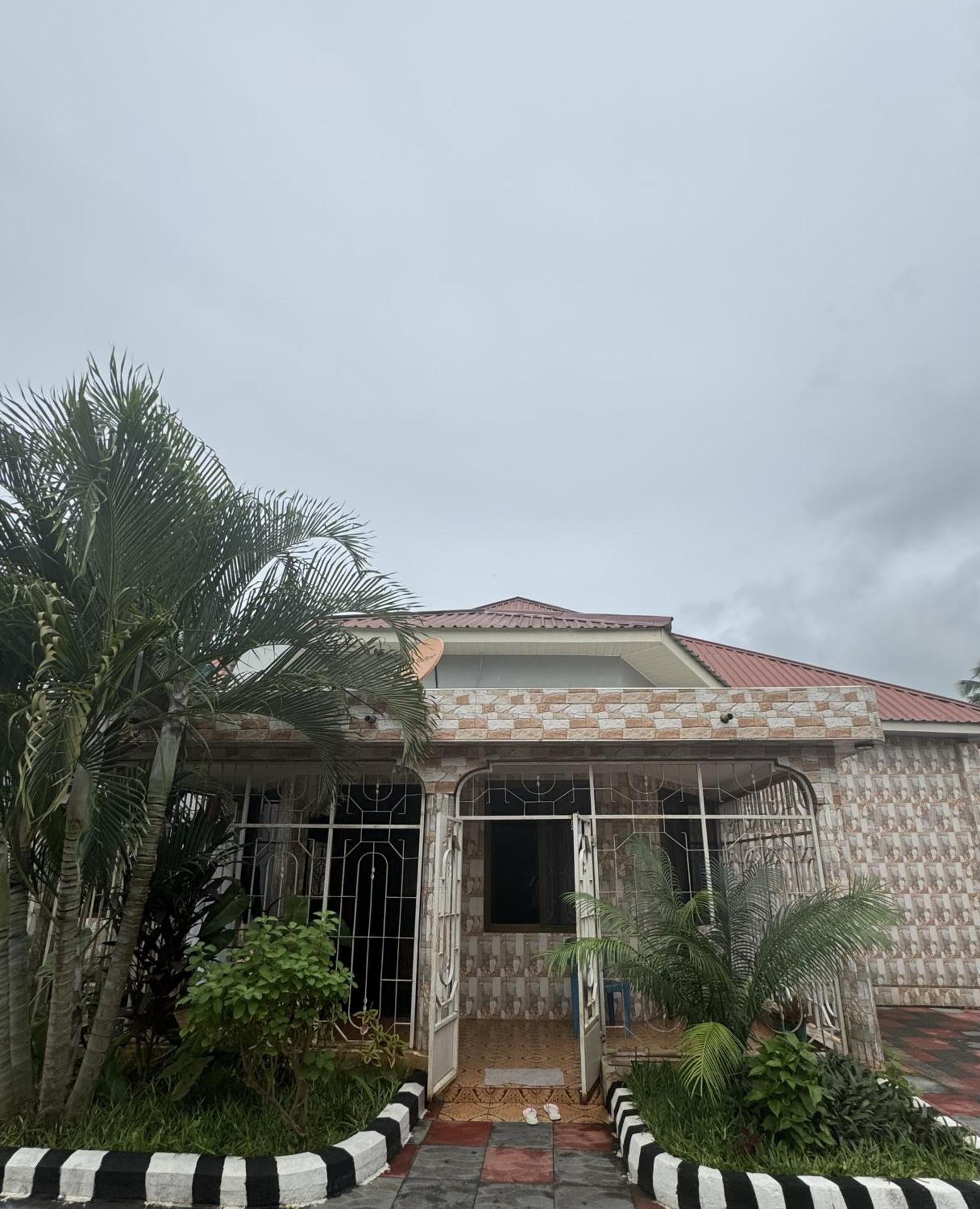 G & S Executive Lodge Dar es Salaam Ngoại thất bức ảnh